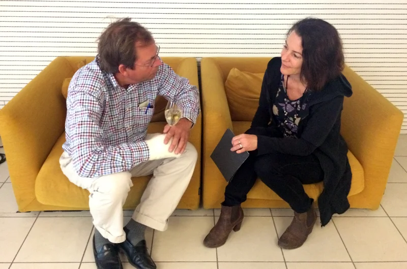 Lege Arne Røseth og klinisk ernæringsfysiolog Tonje Mellin-Olsen slapper av før de skal på scenen.