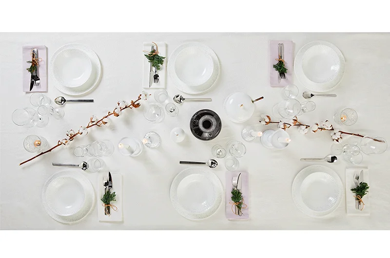 Styling "Hvit vinterfest" for Studio nr.4, 2012. Styling: Julia Edin Design Foto: Vegard Giskehaug