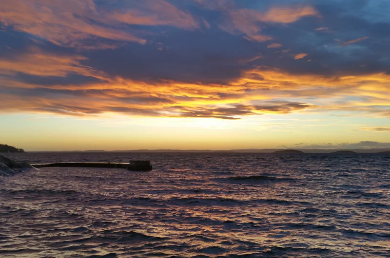 Bilde av solnedgangen tatt fra brygga ved vårt sommerhus i Son, forrige helg. Foto: Espen Døhlen