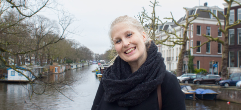 Aslaug Eva Björnsdottir ved kanalene i Amsterdam, under ECCO-konferansen i mars 2016.