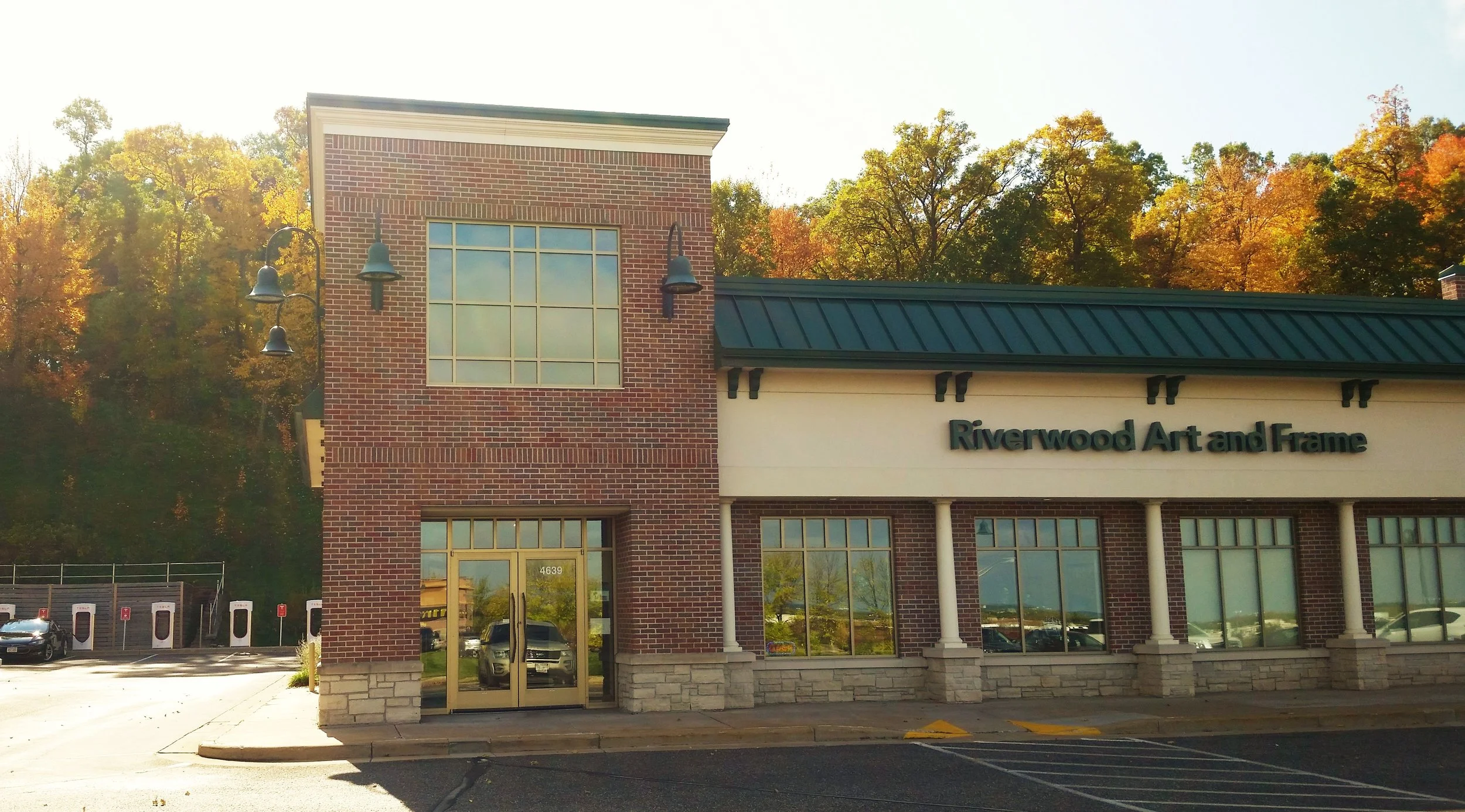 Riverwood Art and Frame LLC