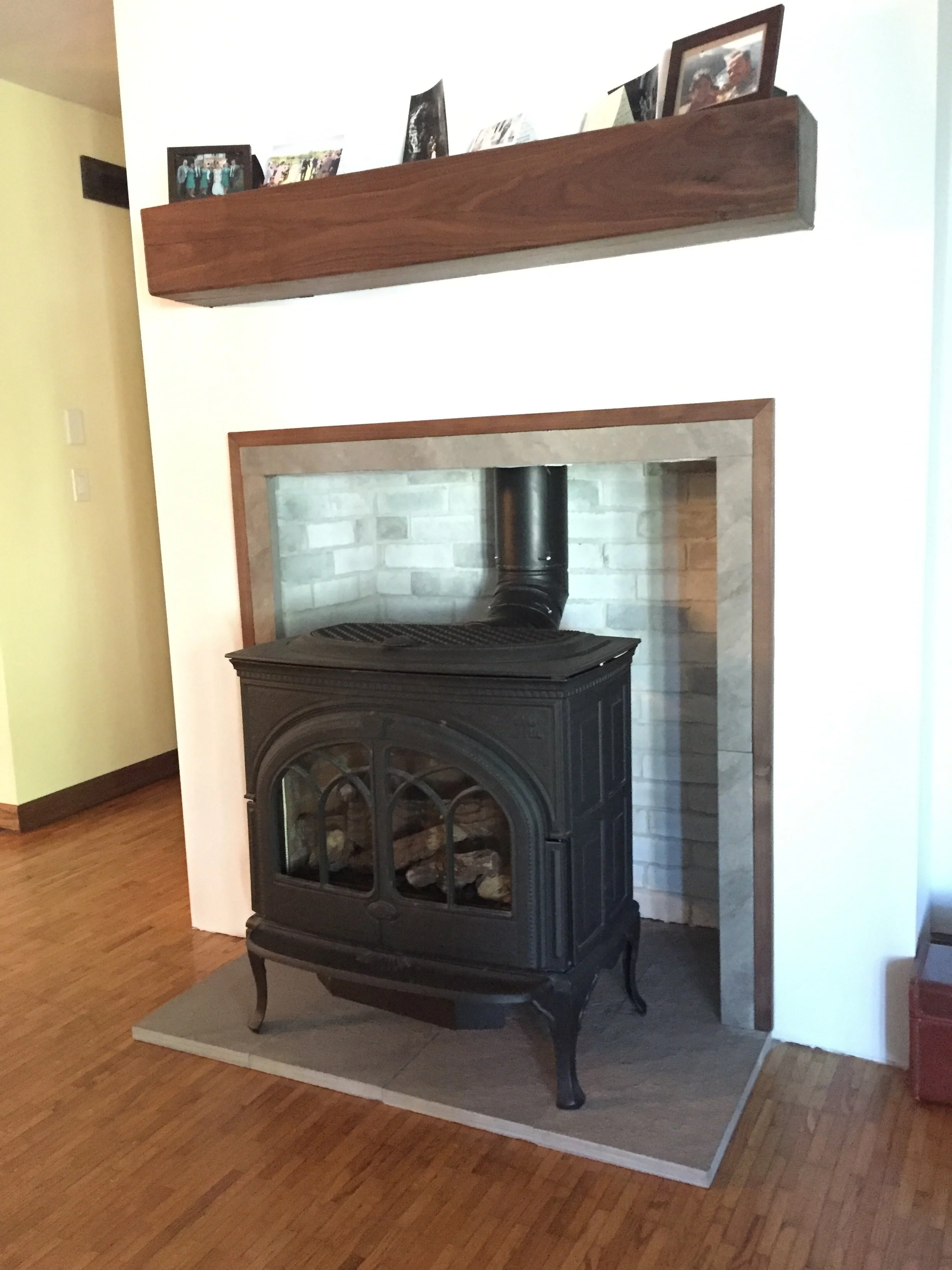 JENNCASSS%22S FIREPLACE.JPG