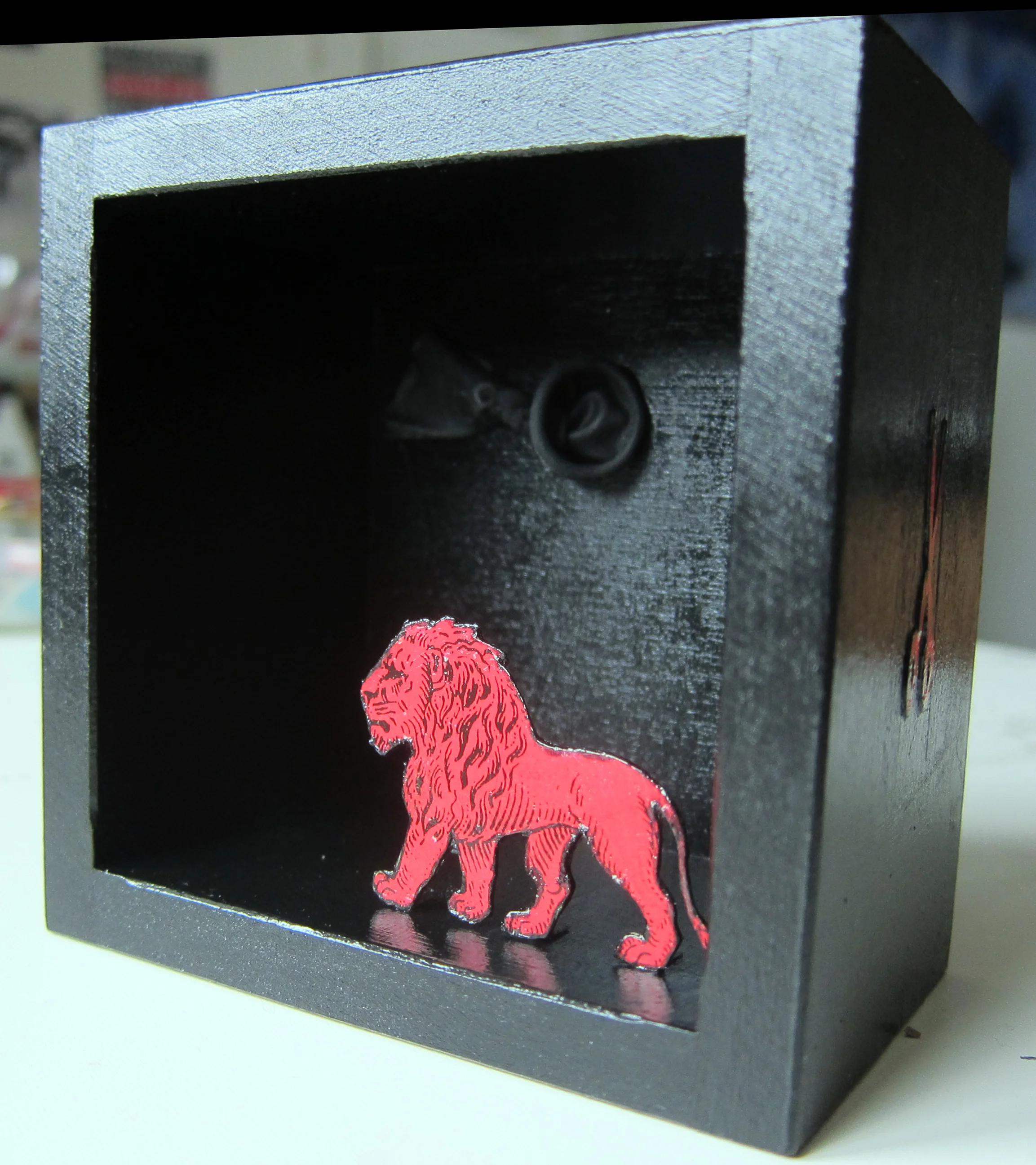 Red lion 2015 10x10x6.jpg