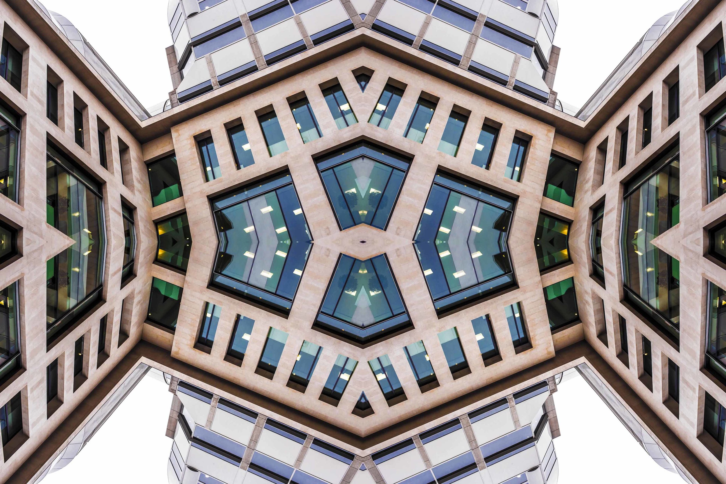London Dream 7187the-multiverse-AmirBECH.jpg