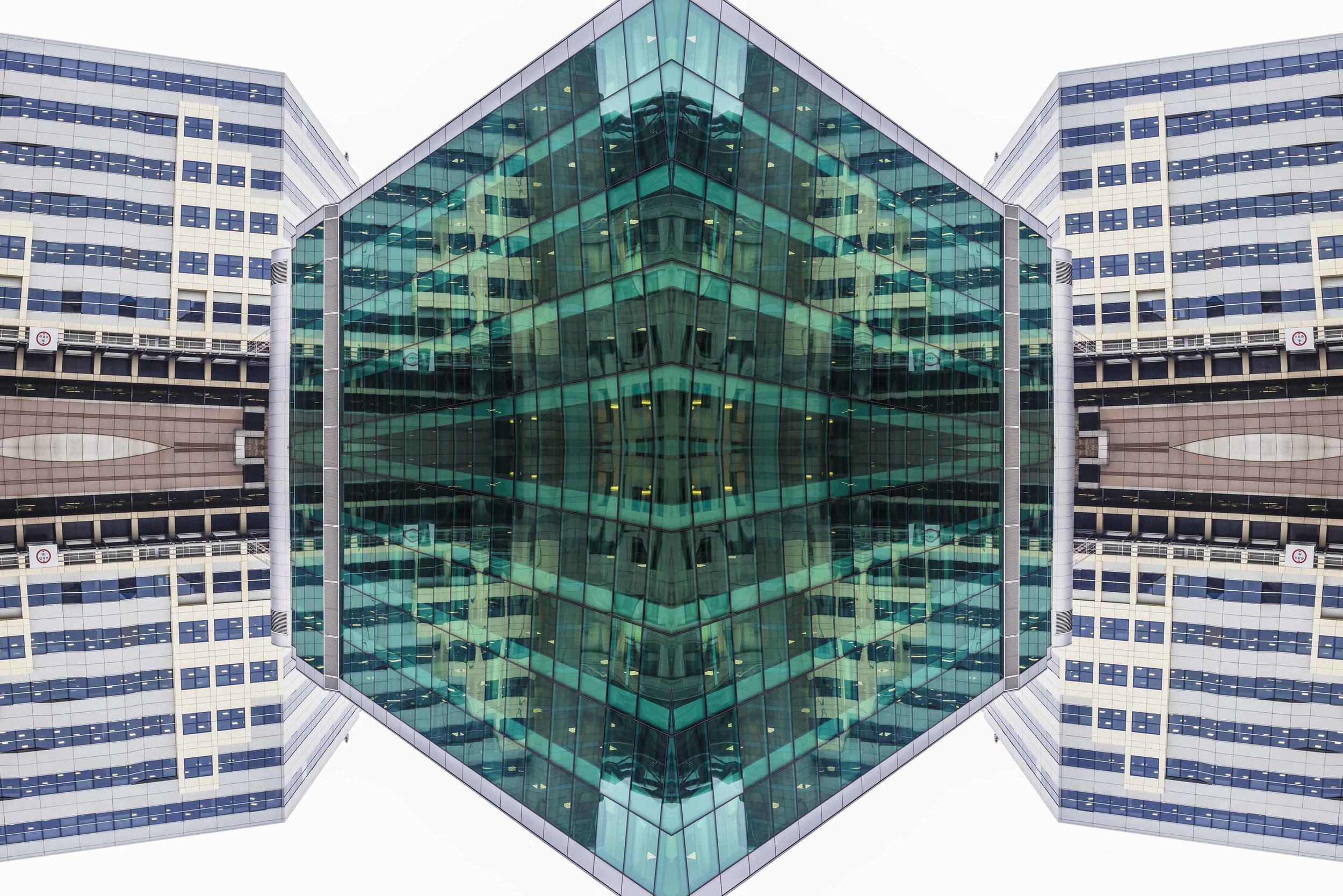 London Dream 7229the-multiverse-AmirBECH.jpg