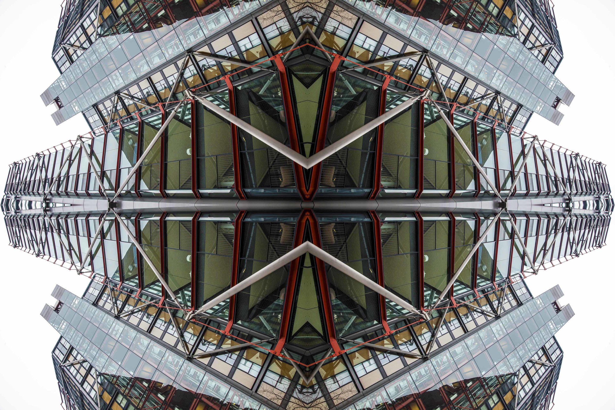 London Dream 7292the-multiverse-AmirBECH.jpg