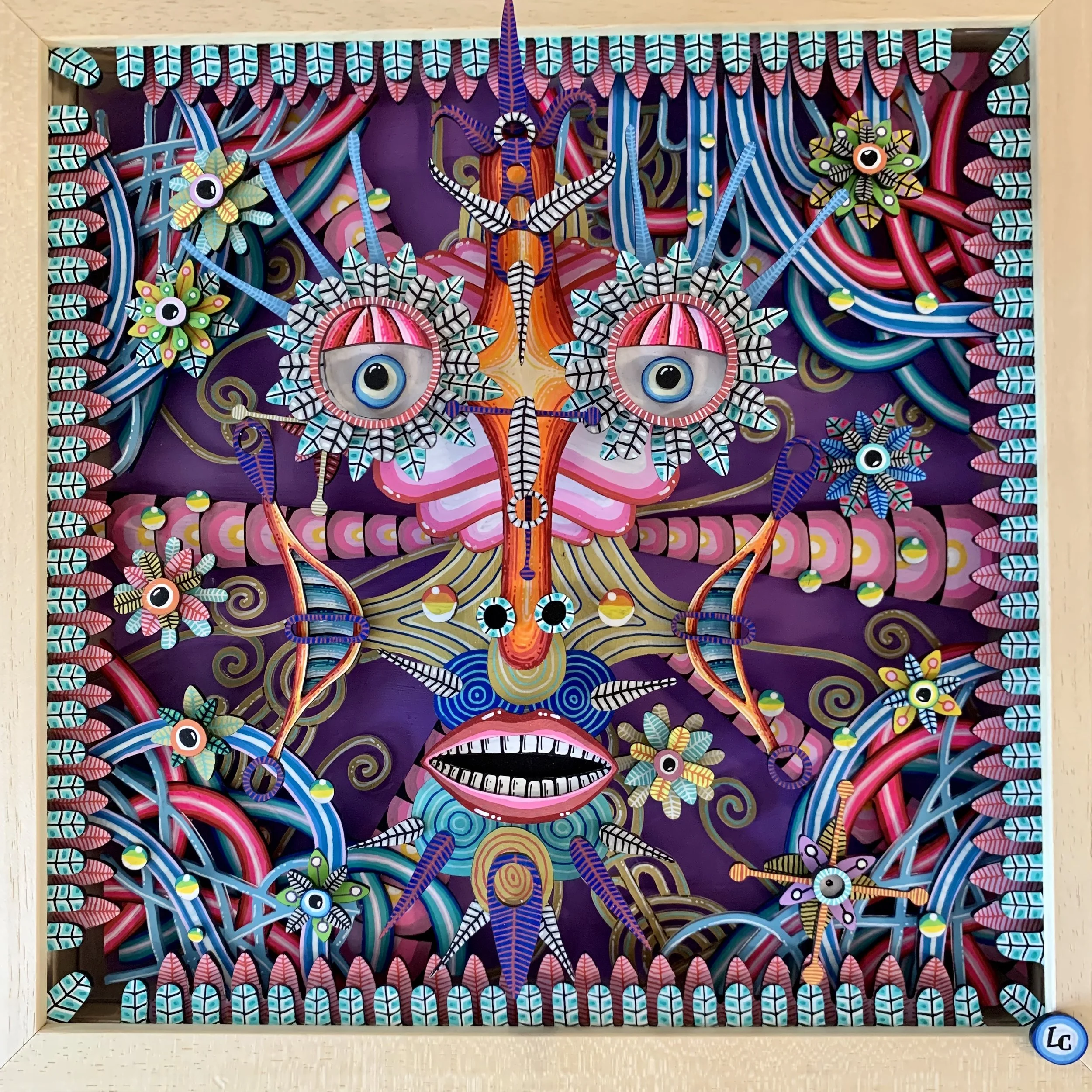 Mask 3, 2022
Acrylic, Poscas and ink on cut plexiglas
30x30cm