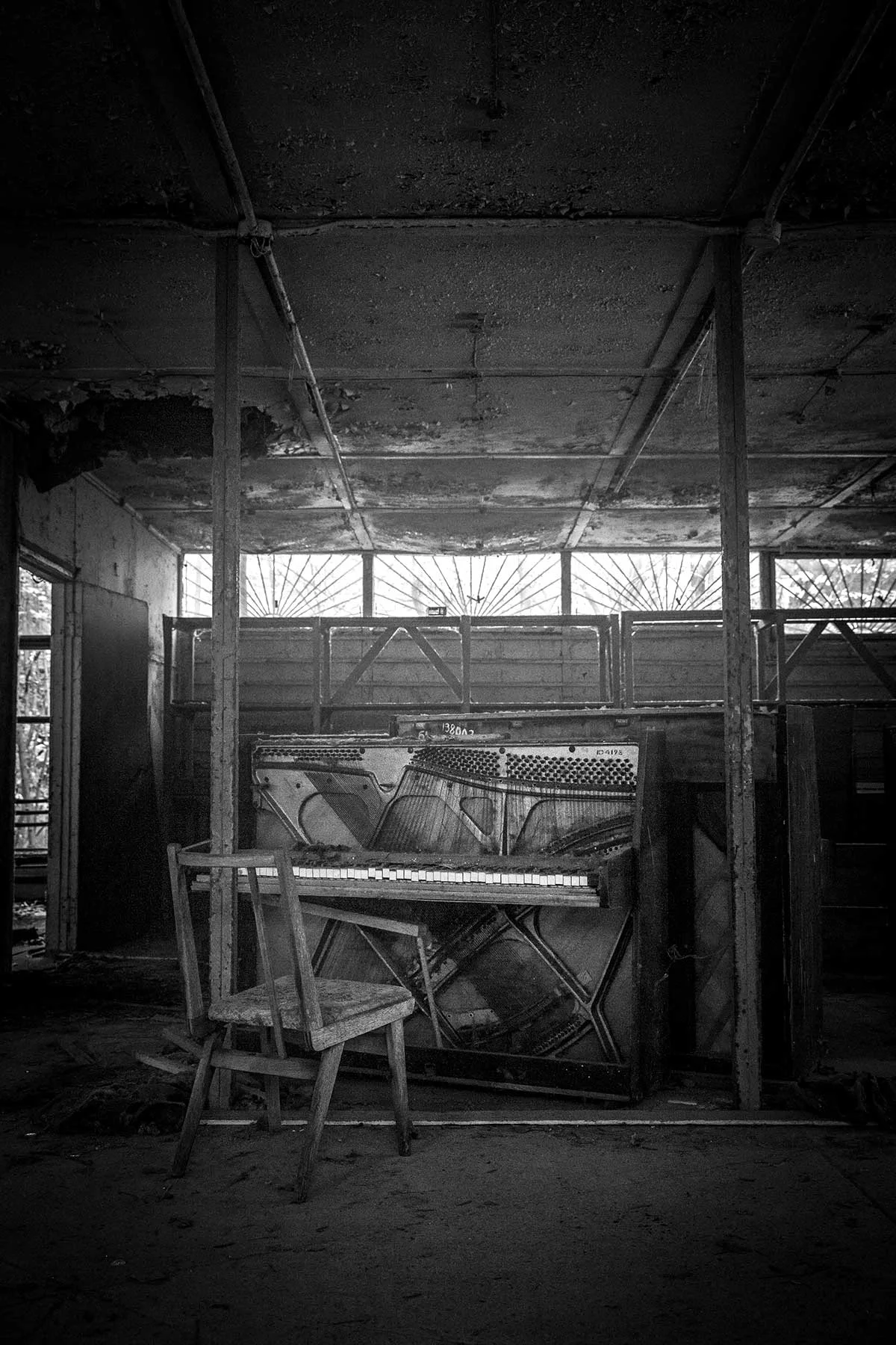 pripyat-chernobyl-2017-music-store-003.jpg