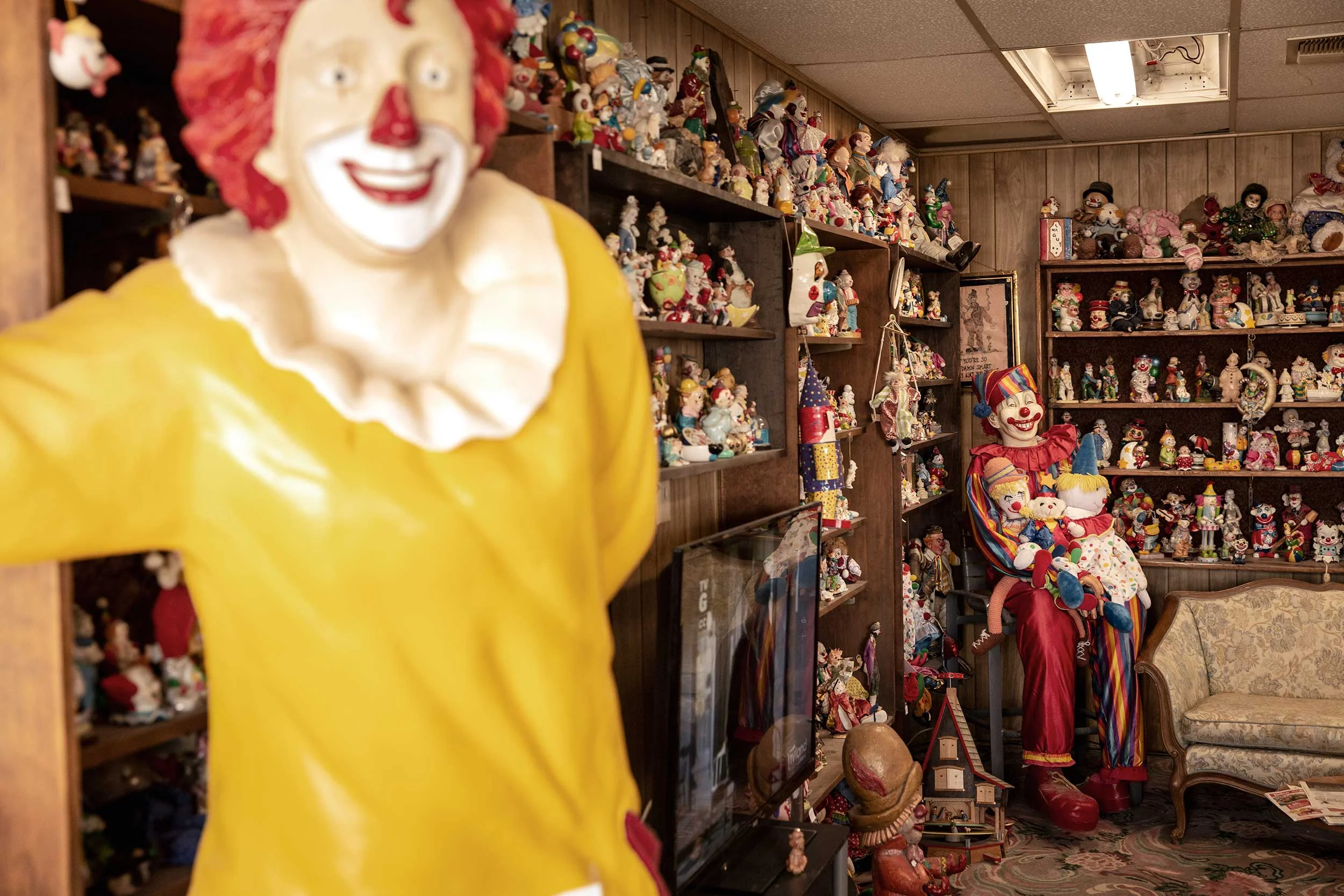 usa-clown-motel-glenn-meling-004.jpg