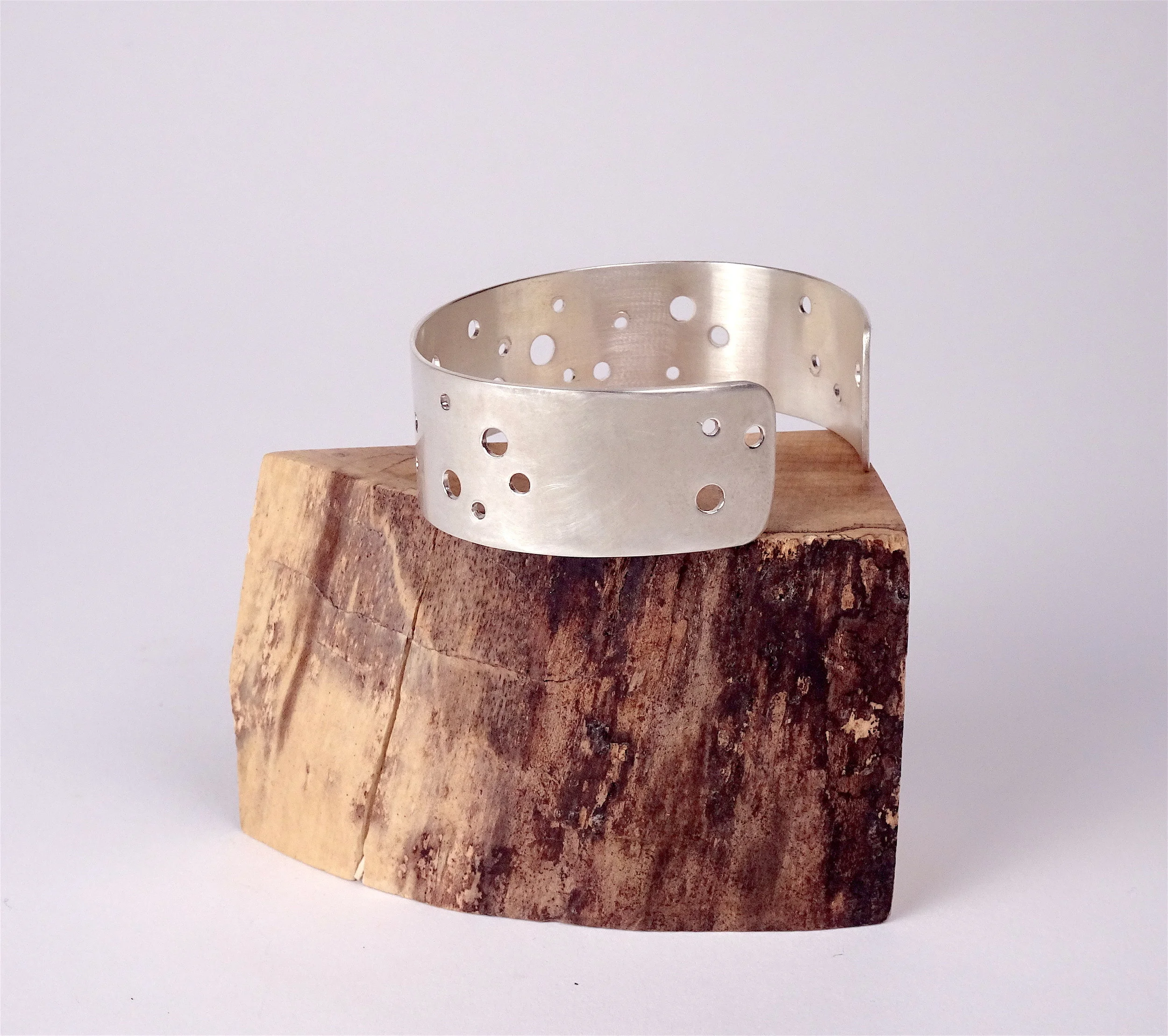 Constellation Cuff .75%22 back left.JPG