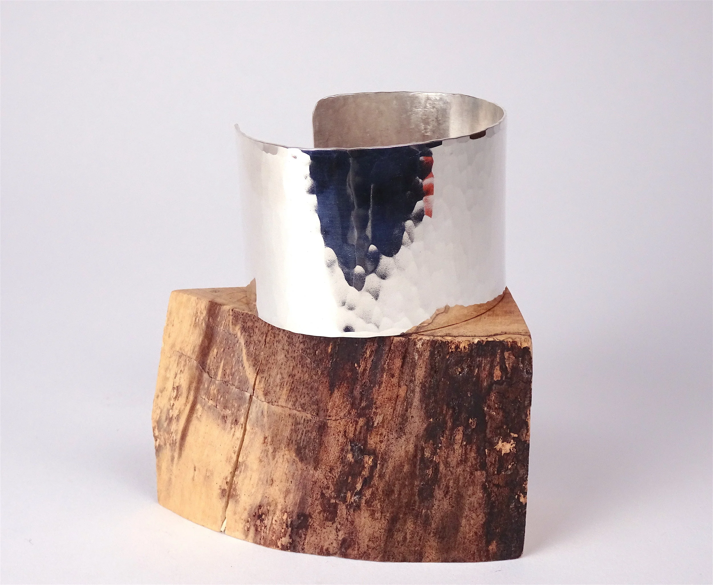 Hammered Cuff 1.5 side.JPG