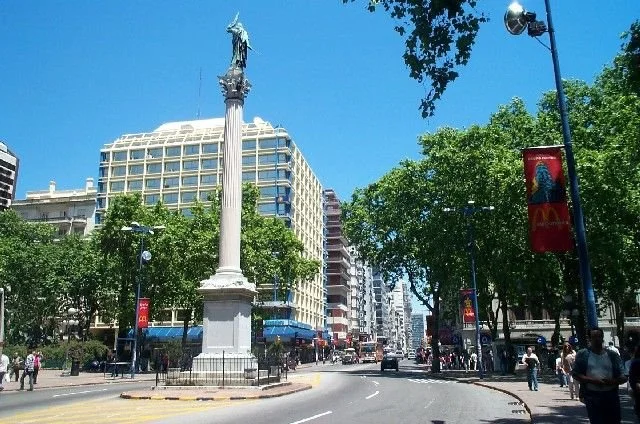 PLAZA CAGANCHA - MVD6031 (ENG)