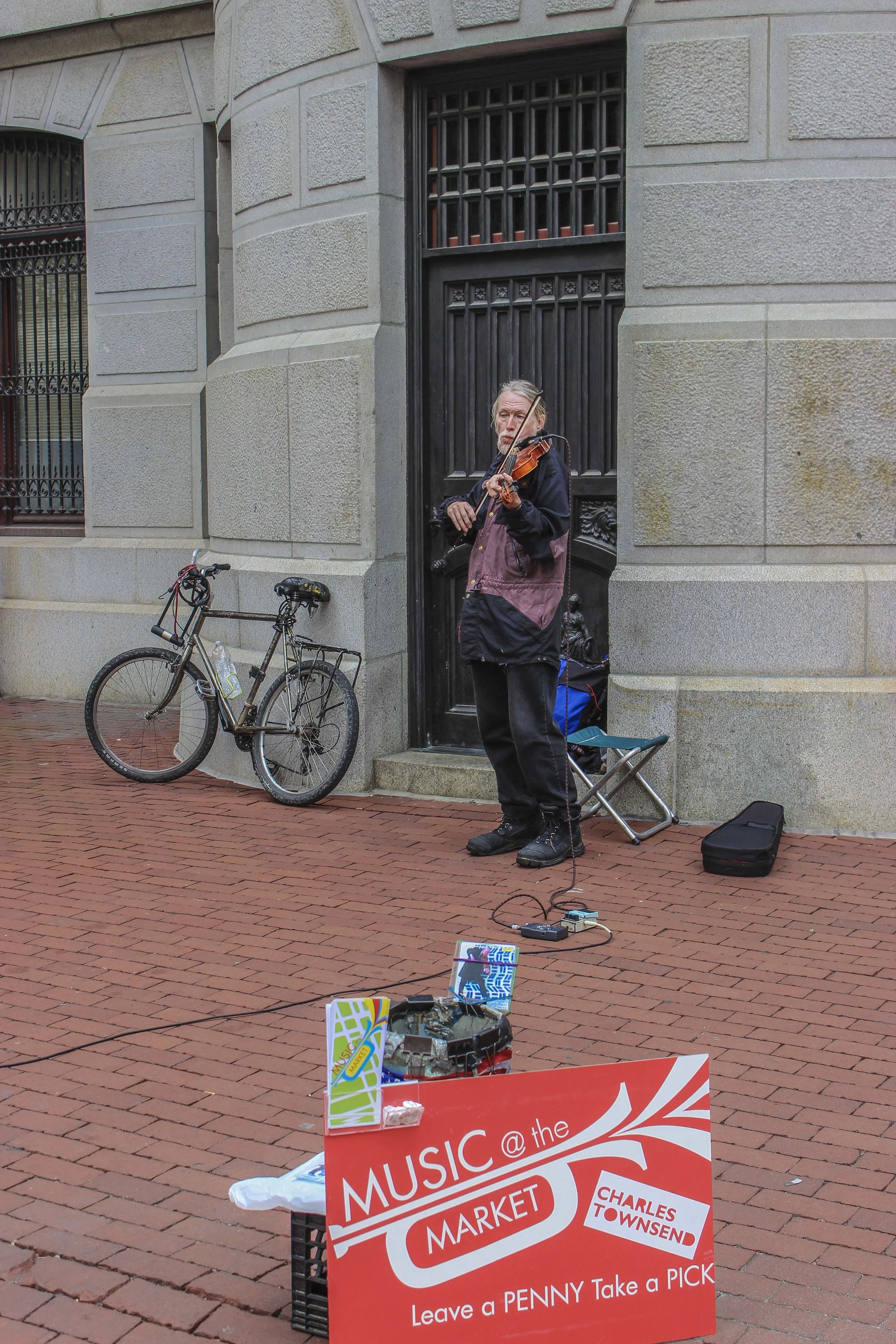 Studio_busking_fall2013_0857H.jpg