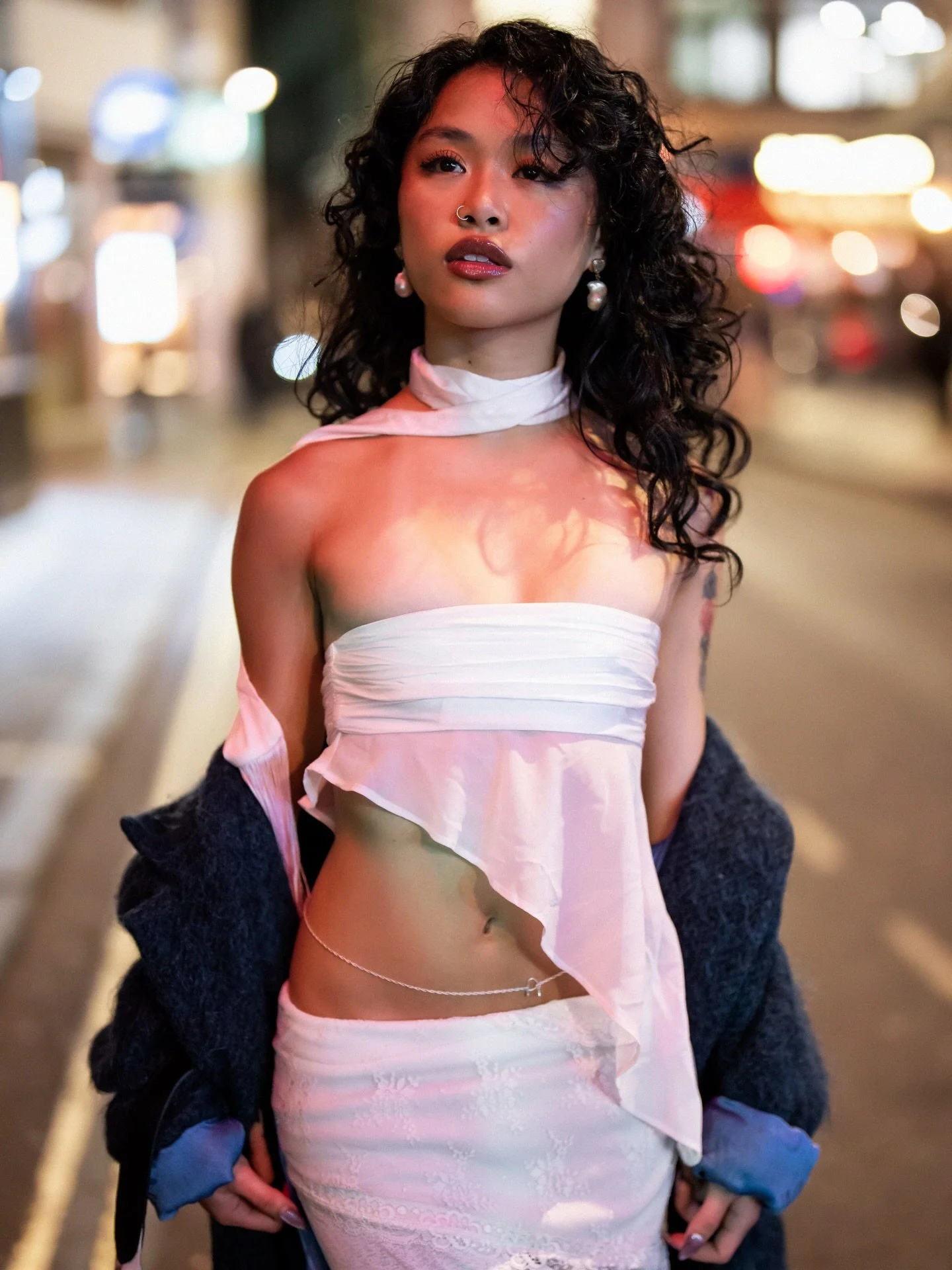 Had the chance to take a few shots of the actress Jessie Mae Alonzo on the streets of London. Effortless presence, very grounded energy. 🫶📷👩🏻&zwj;🦱

@jessiemaealonzo

#streetphotography #portraitphotography #londonphotographer #actorslife #frien