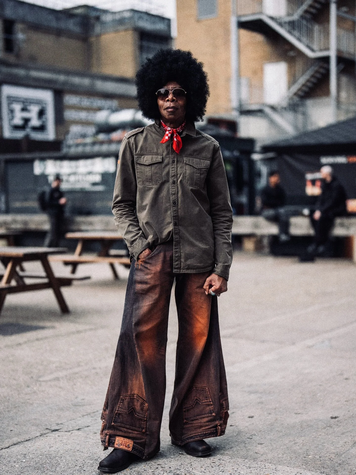 London&rsquo;s streets never looked so good. 🇬🇧 Photographing @adedaddi22 do what he does best, capturing the raw beauty of the city and the grace of the unknown 📷
Which London borough has the best street style?

#londonportraits #streetportrait #