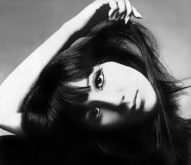 Vogue-Editorial-November-15-1969-Cher-by-Rich-011044.jpg