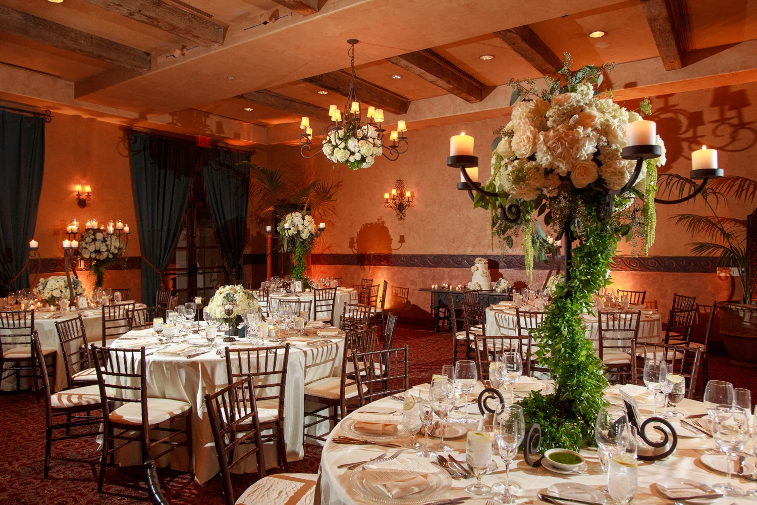 Eyes2See_Venue_RoyalPalms_017.jpg