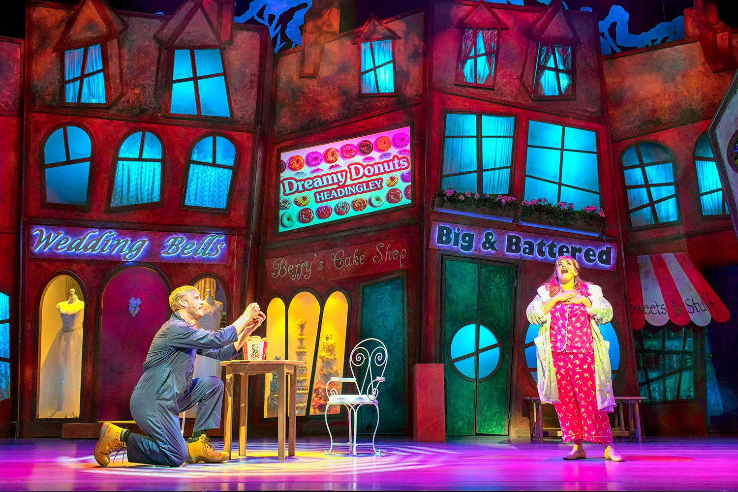 Jodie-Prenger-and-Andrew-Flintoff-for-Kay-Mellors-Fat-Friends-the-Musical.-Photo-by-Helen-Maybanks. (3) ALS.jpg