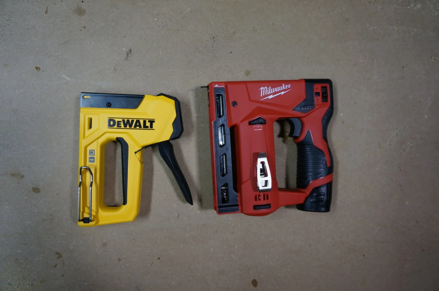 Review Milwaukee Tool S Cordless M12 3 8 Crown Stapler