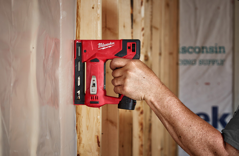 Milwaukee M12 3/8" Crown Stapler