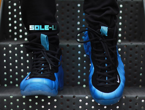 black foams with blue bottom
