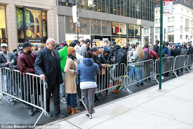 yeezy supply waiting in line