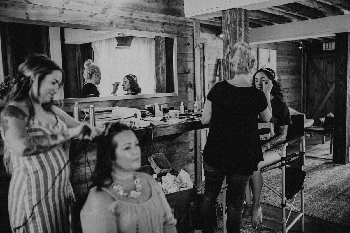 BloomLakeBarnWedding_29.jpg
