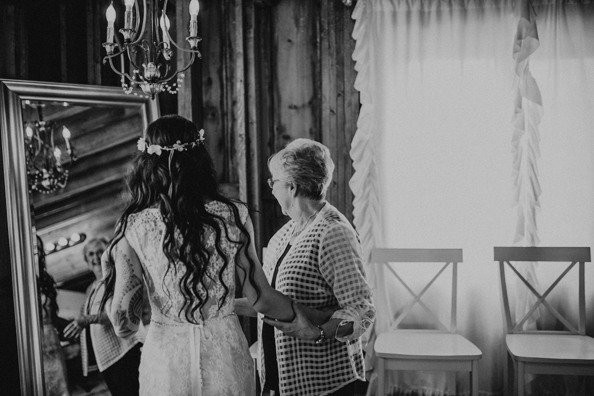 BloomLakeBarnWedding_81.jpg