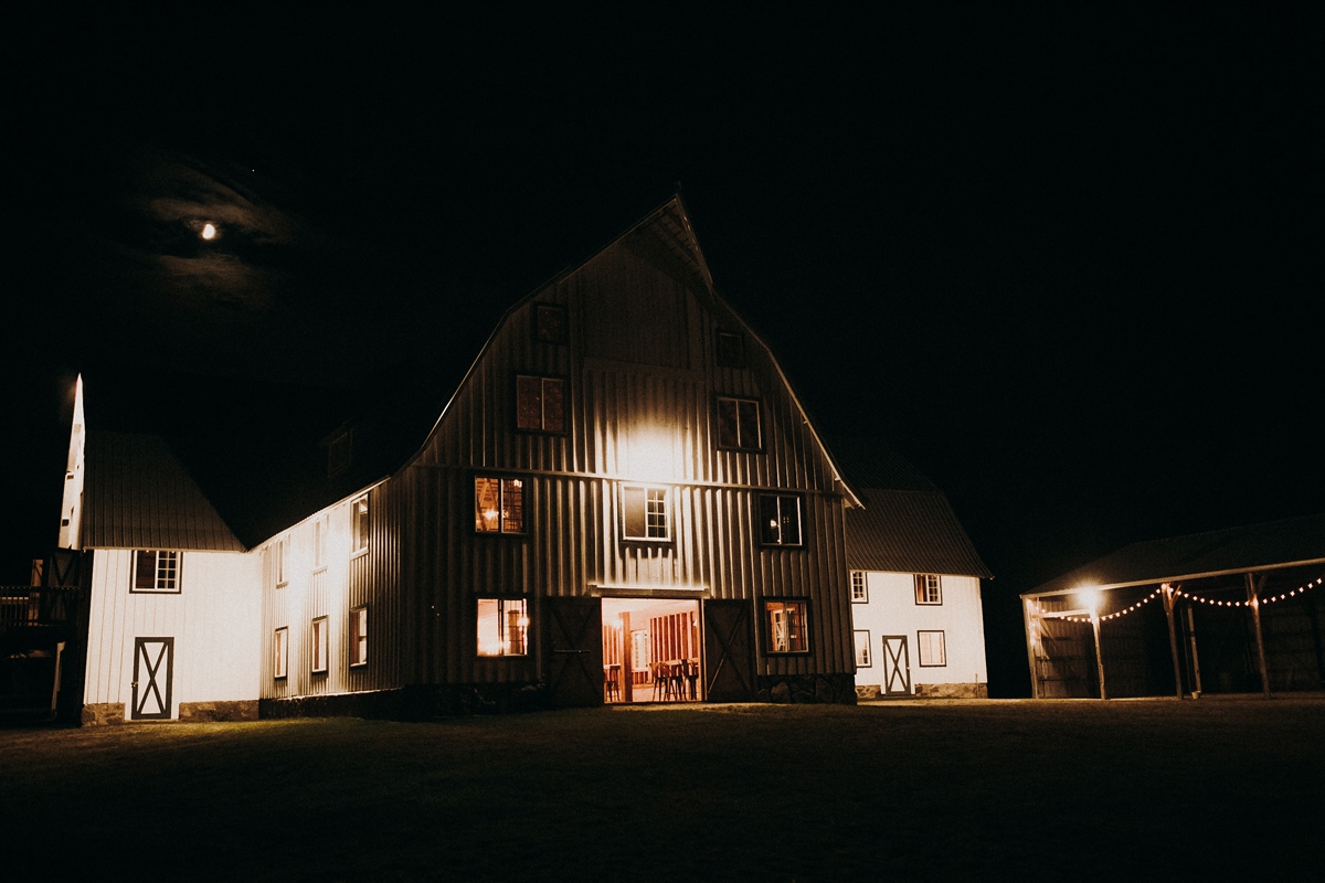 BloomLakeBarnWedding_224.jpg