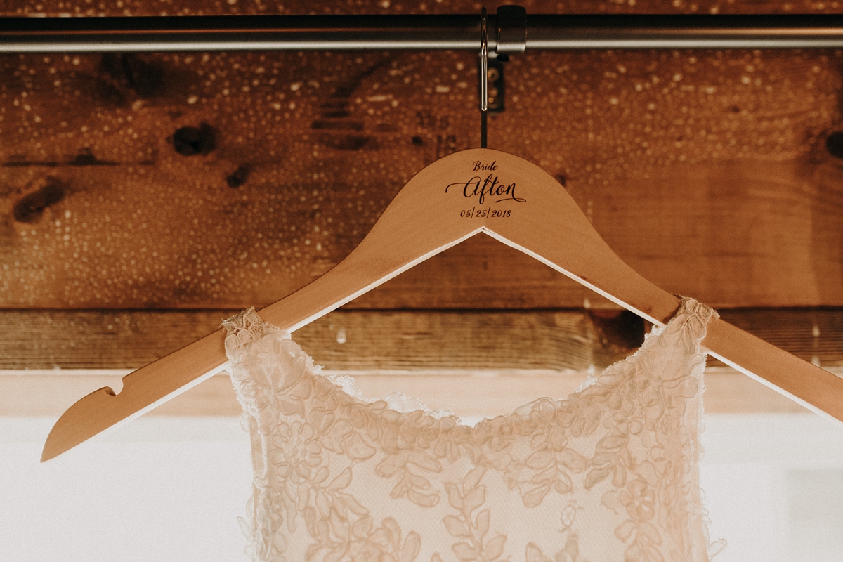 BloomLakeBarnWedding_7.jpg