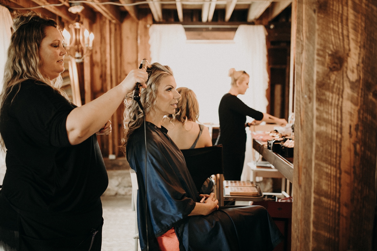 BloomLakeBarnWedding_16.jpg