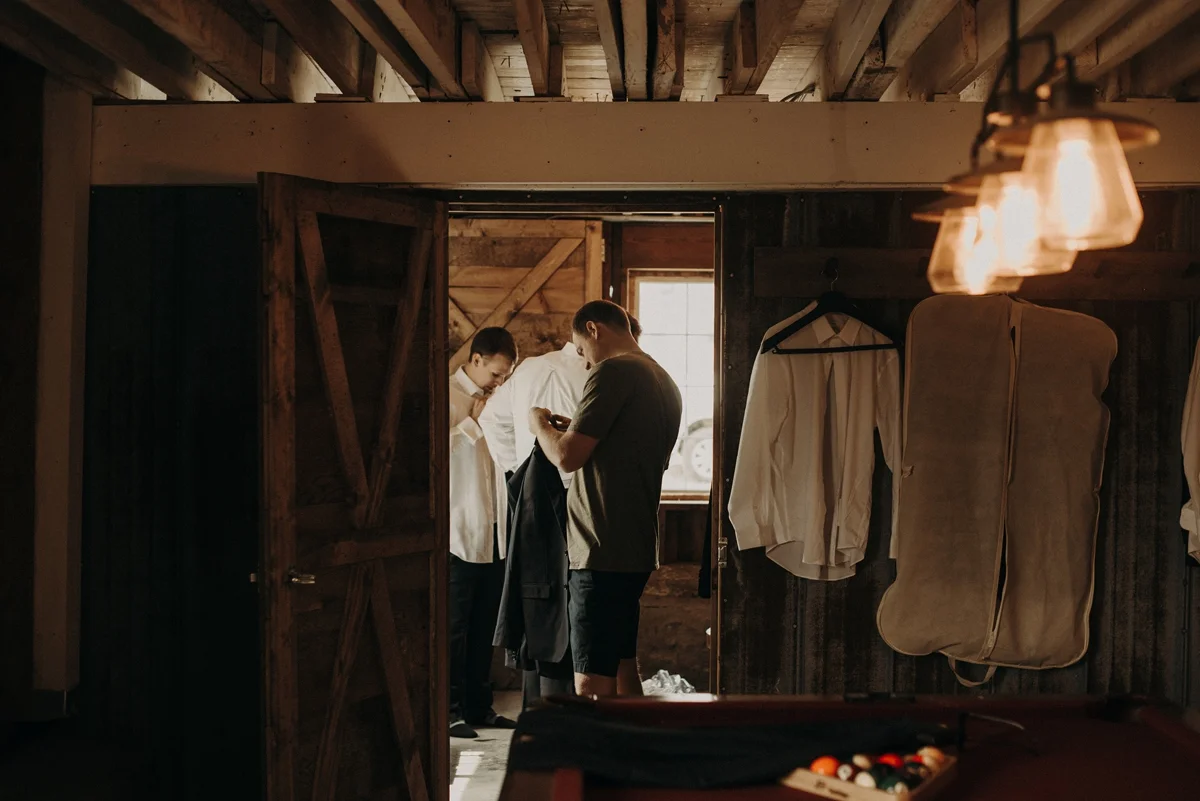 BloomLakeBarnWedding_30.jpg