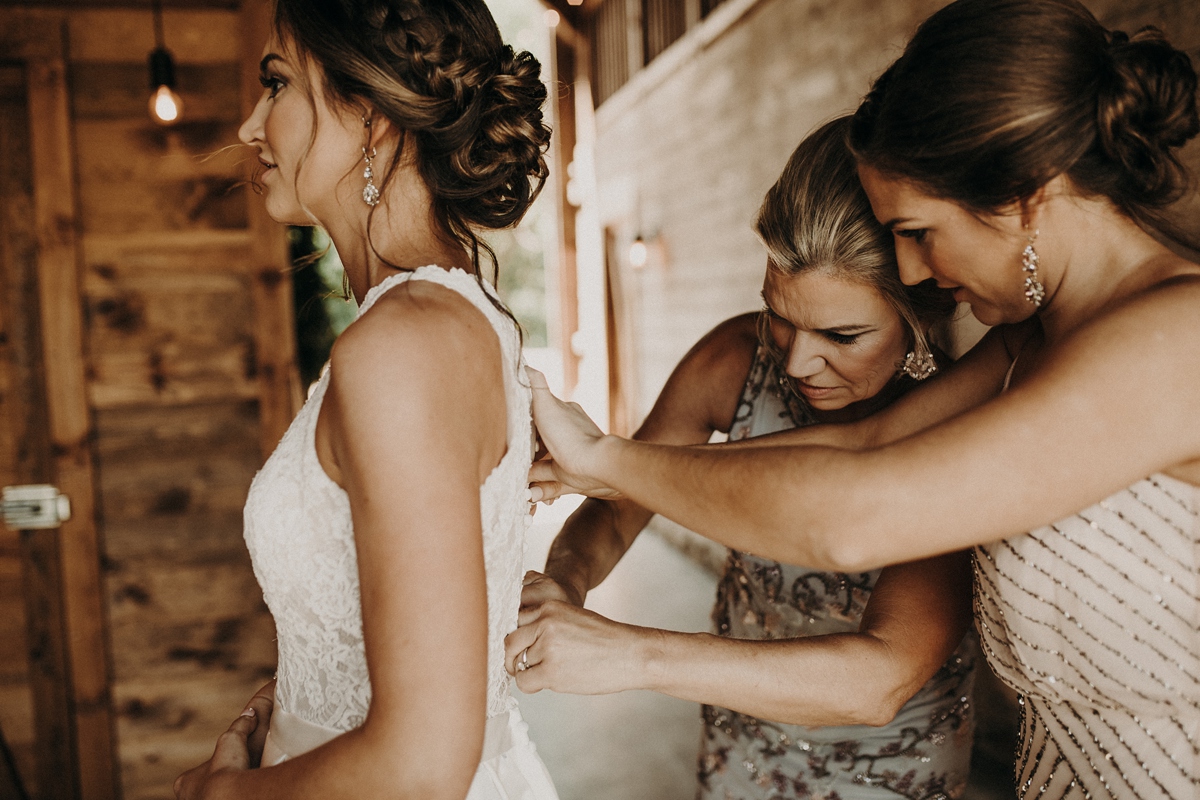BloomLakeBarnWedding_38.jpg