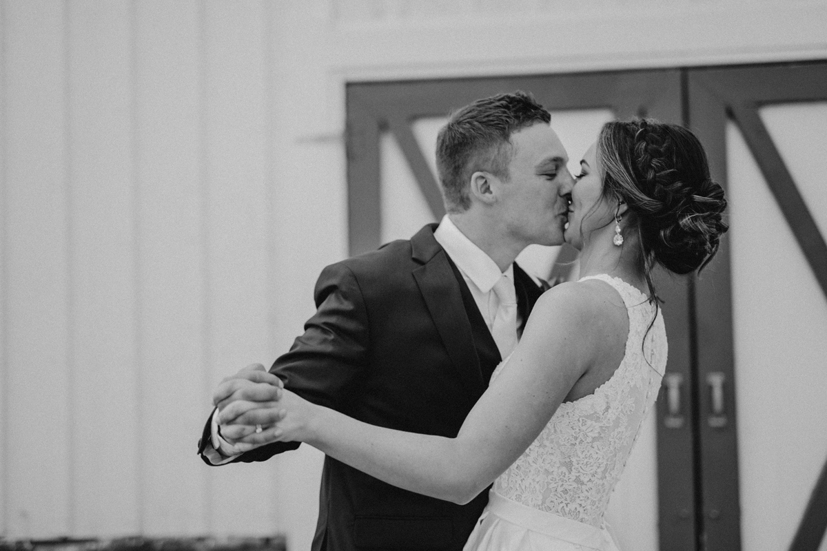 BloomLakeBarnWedding_72.jpg
