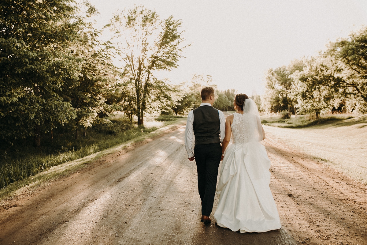 BloomLakeBarnWedding_151.jpg