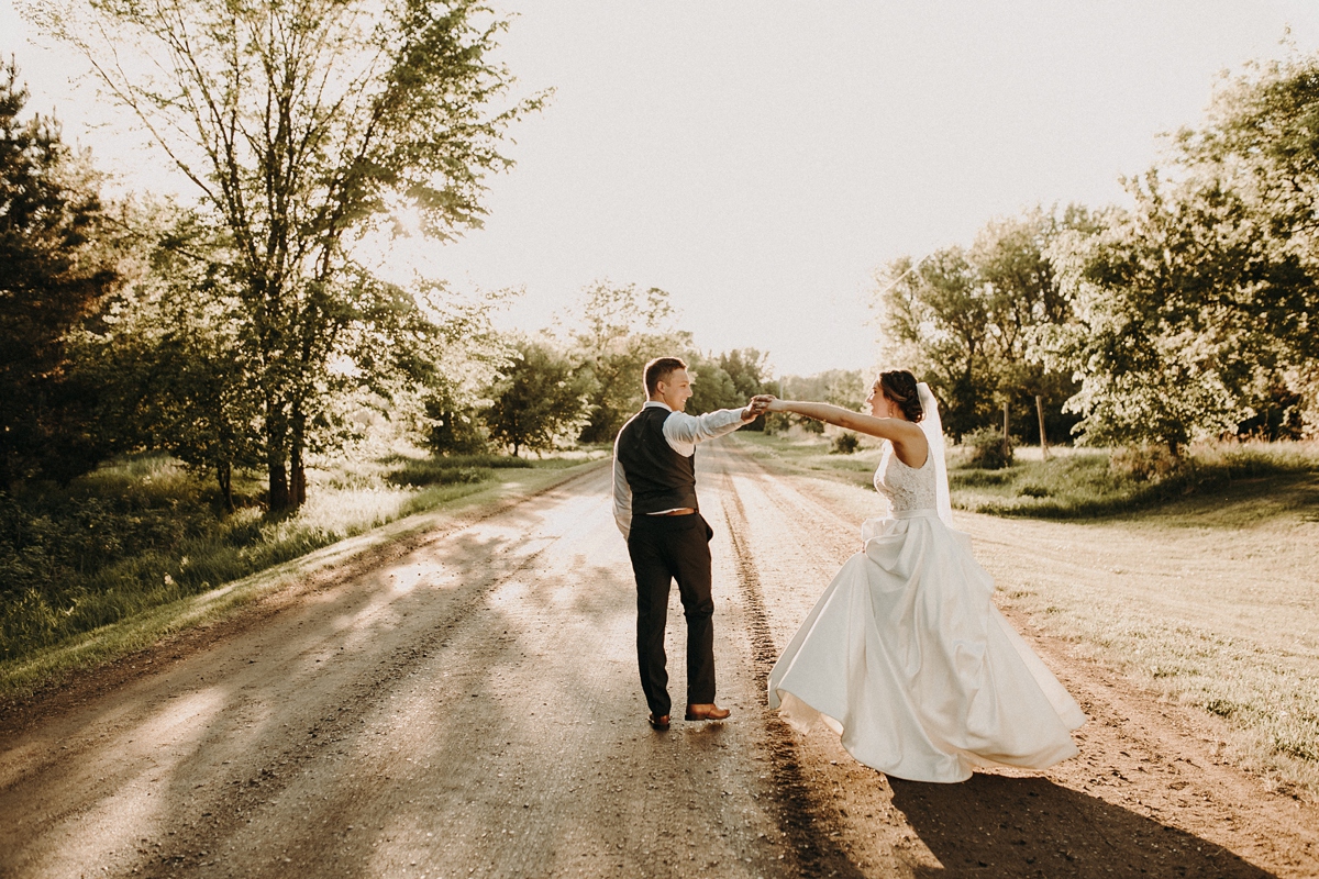 BloomLakeBarnWedding_152.jpg