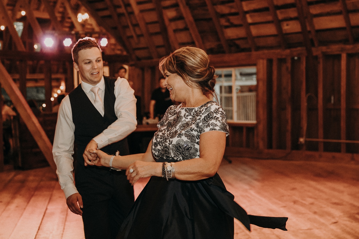 BloomLakeBarnWedding_171.jpg