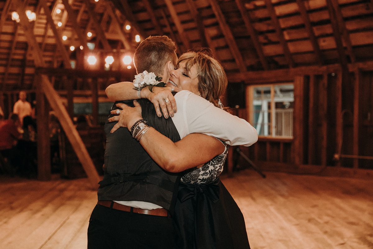 BloomLakeBarnWedding_172.jpg