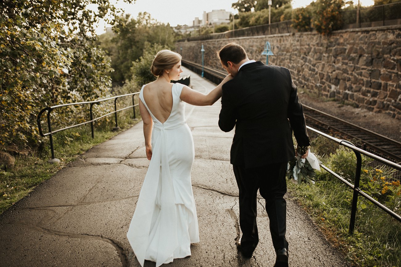 KitchiGammiClubDuluthWedding_274.jpg