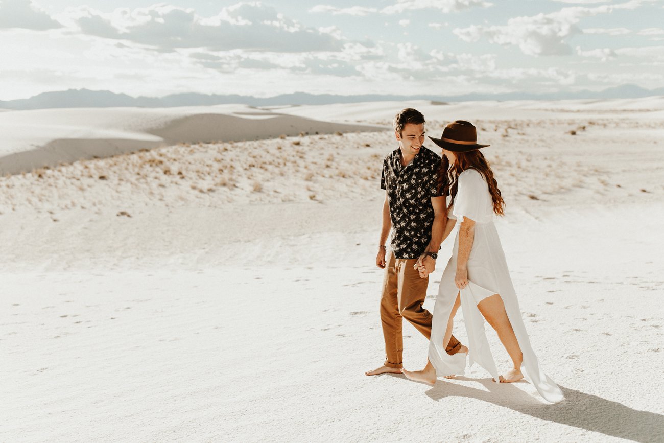 WhiteSandDunesEngagement_1.jpg
