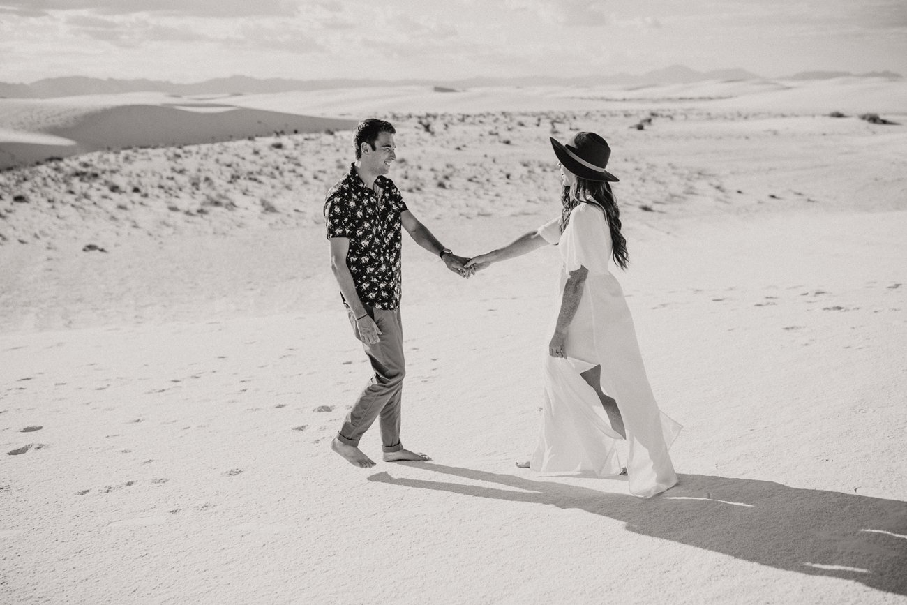 WhiteSandDunesEngagement_2.jpg