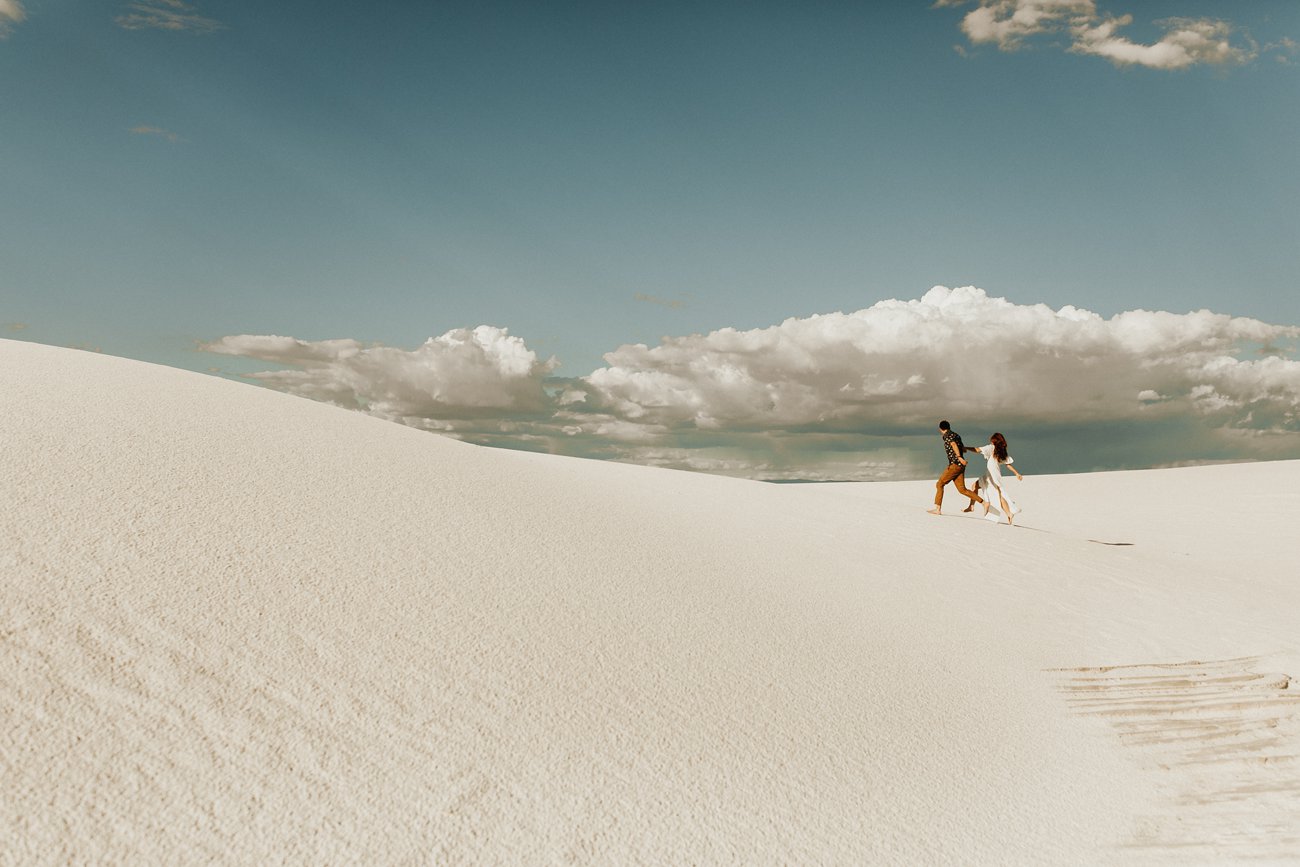 WhiteSandDunesEngagement_15.jpg