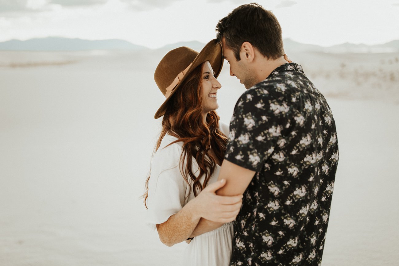 WhiteSandDunesEngagement_23.jpg