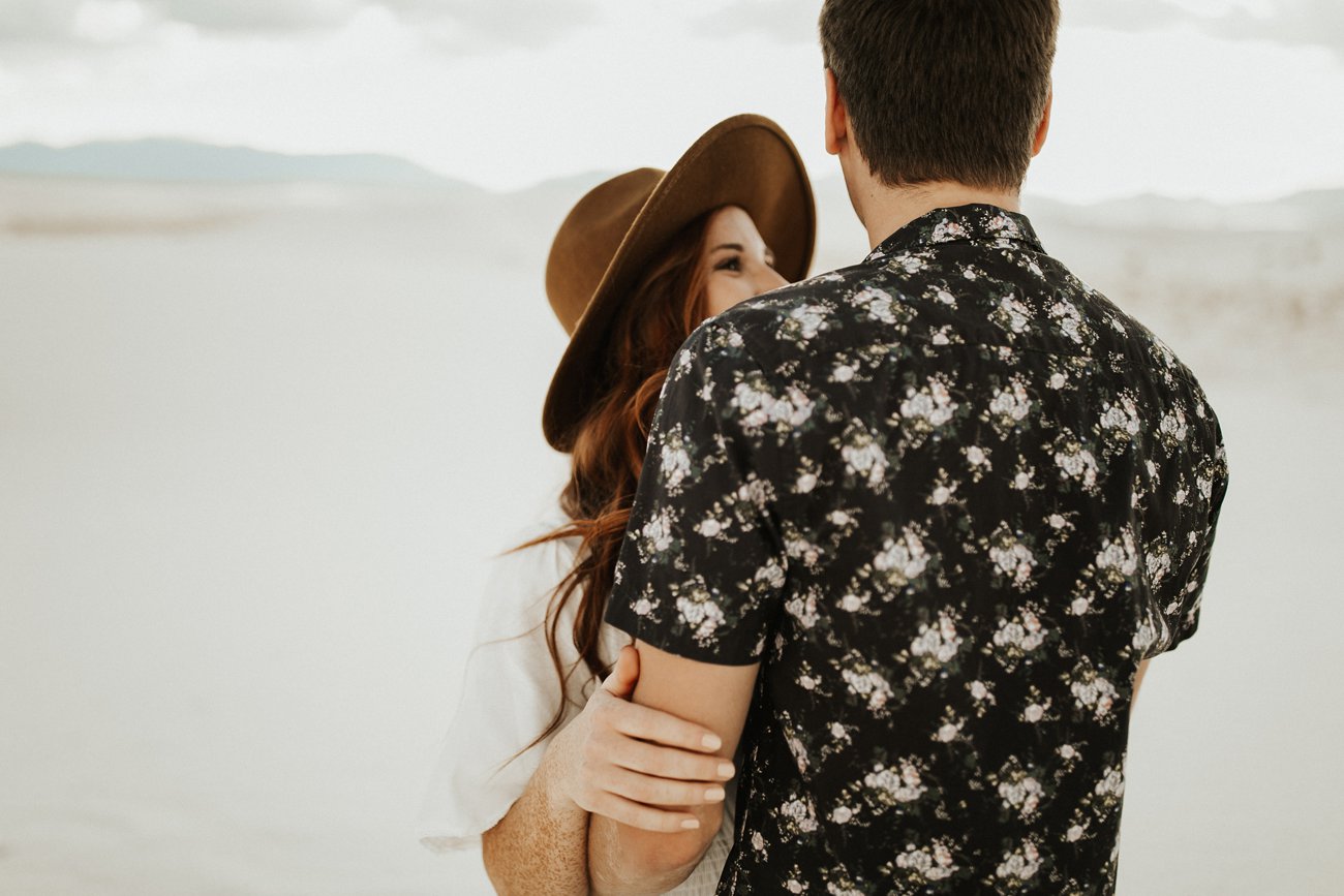 WhiteSandDunesEngagement_24.jpg
