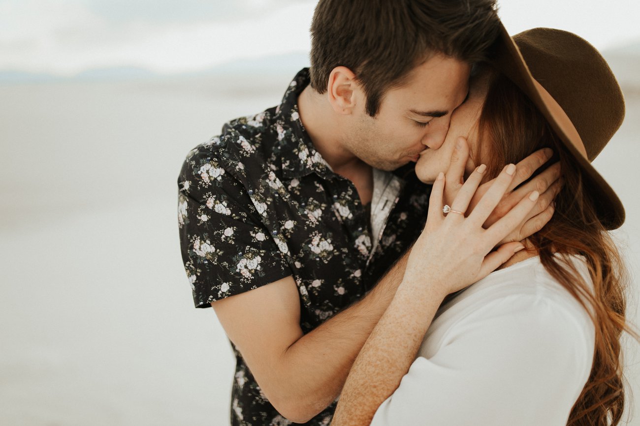 WhiteSandDunesEngagement_38.jpg