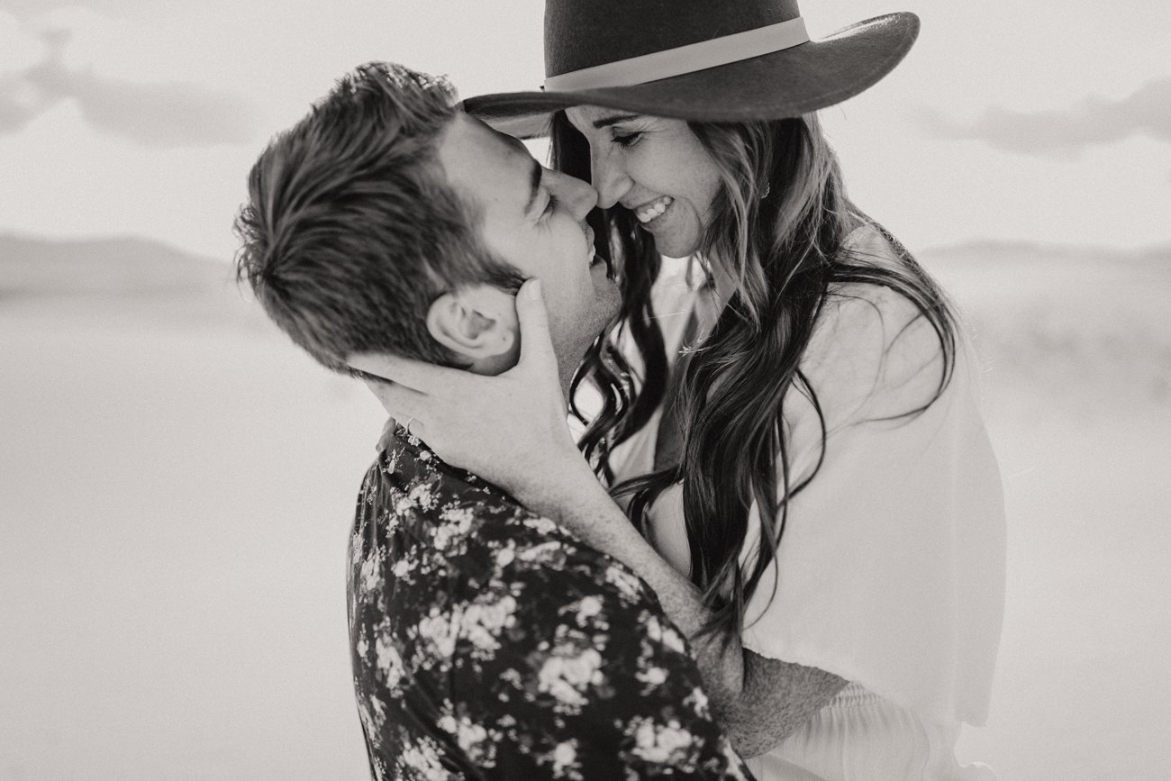 WhiteSandDunesEngagement_57.jpg