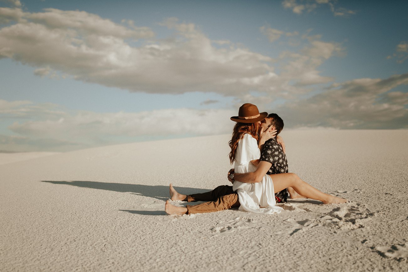 WhiteSandDunesEngagement_90.jpg