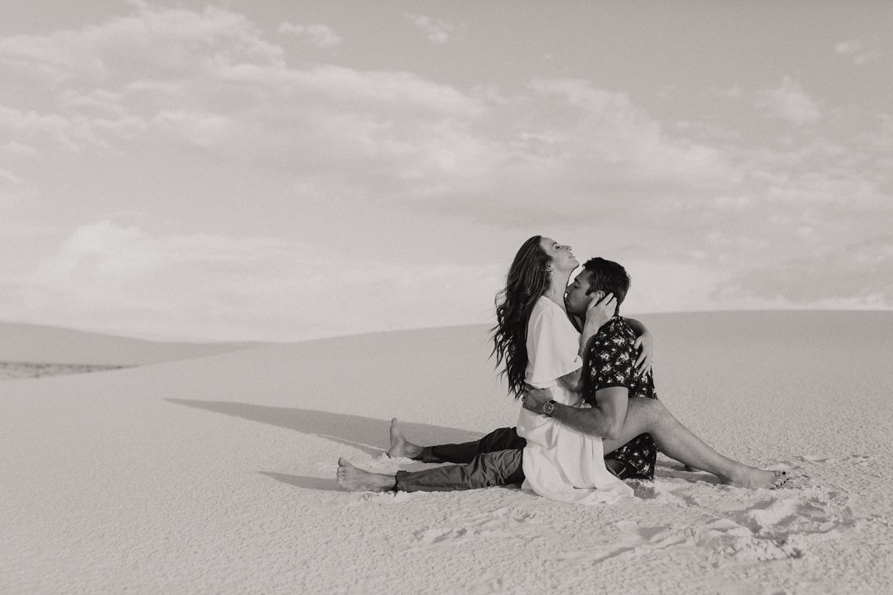 WhiteSandDunesEngagement_95.jpg