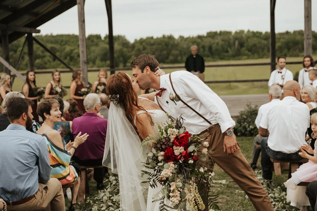 MinnesotaBarnWedding_220.jpg