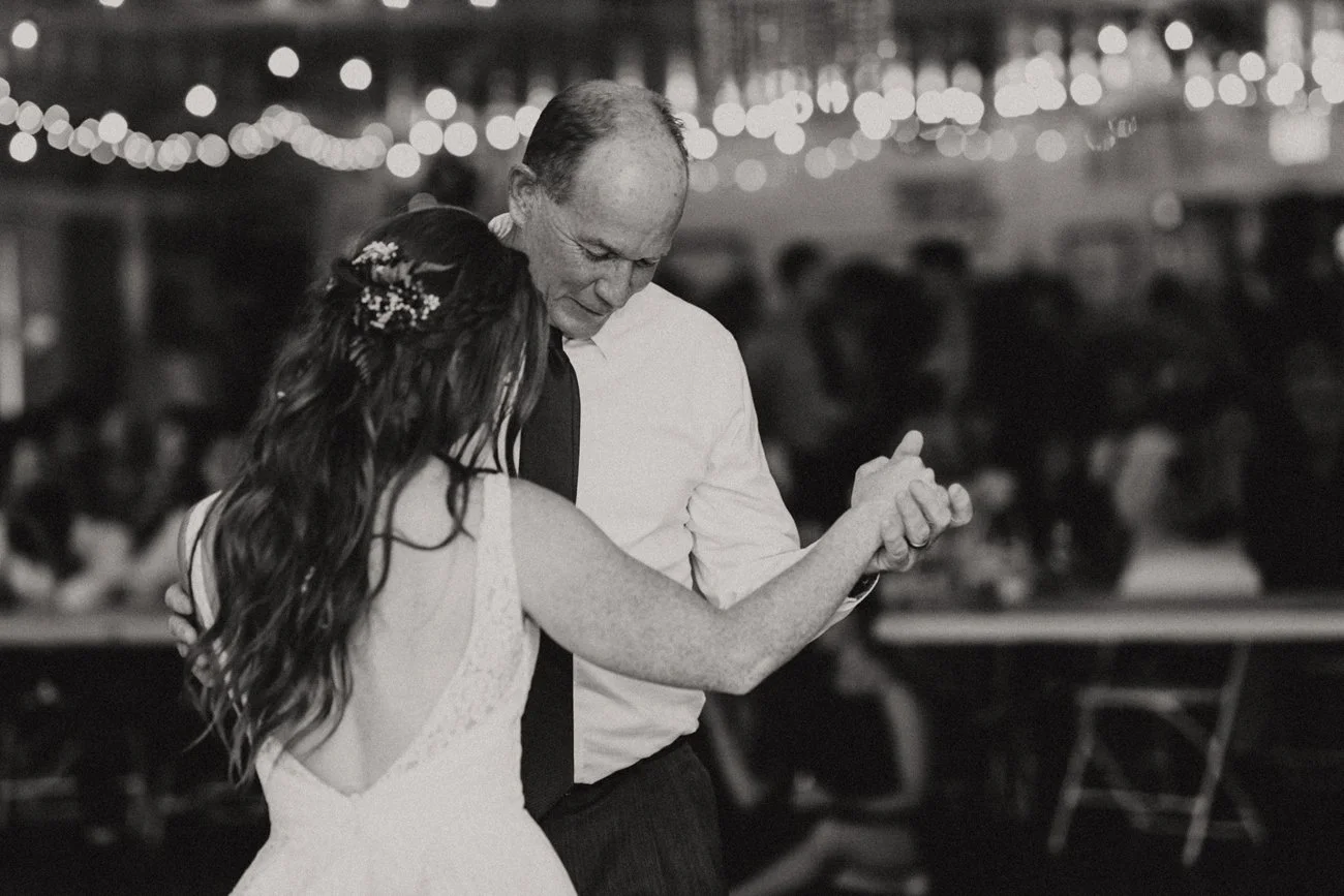 MinnesotaBarnWedding_381.jpg